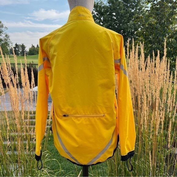 MEC Vintage Windproof Water Resistant Running Cycling Hiking Jacket - Picture 4 of 13